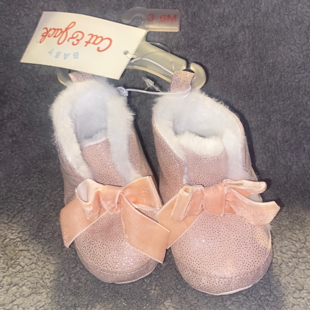 BRAND NEW pink baby girl winter booties